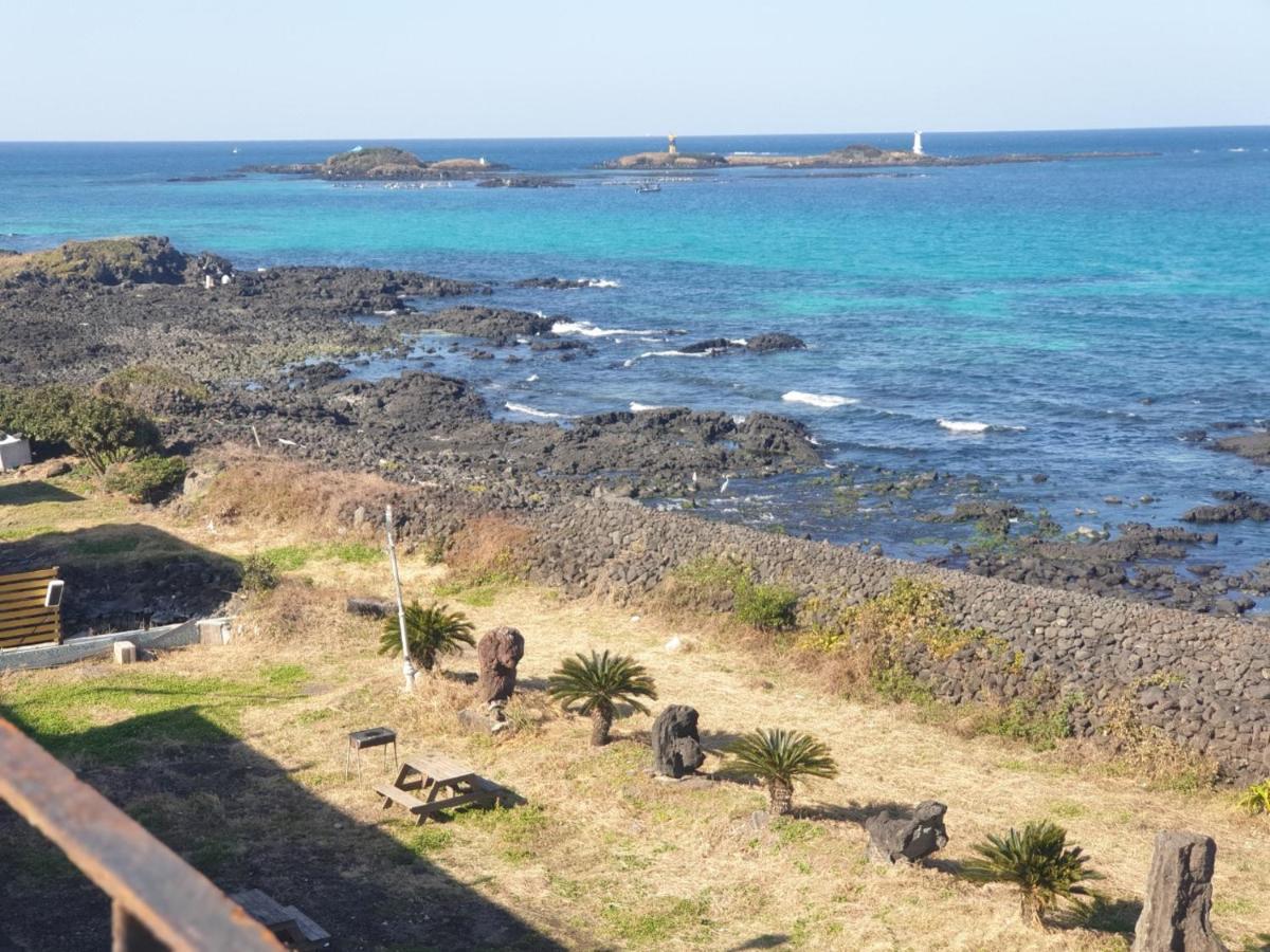 Castle Pool Resort Jeju Exterior foto